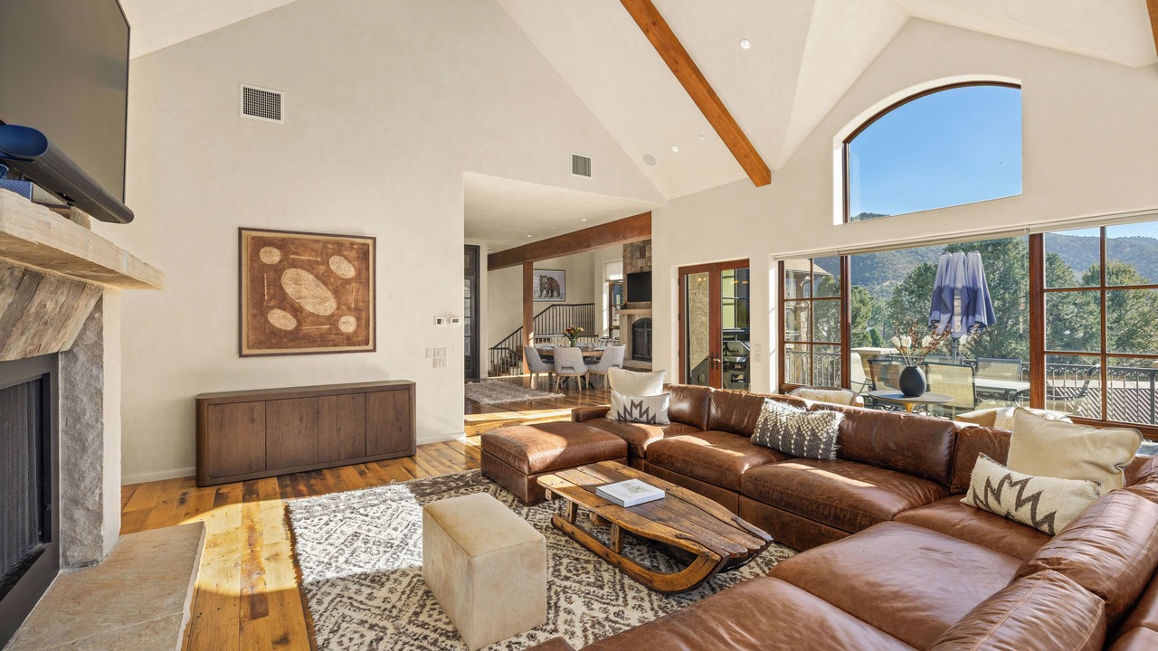 Photo of Livingroom in Basalt