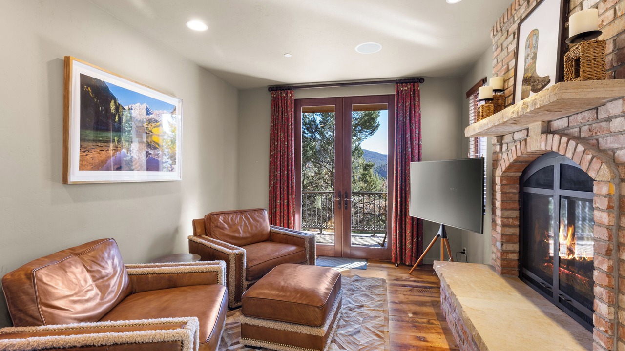 Photo of Livingroom in Basalt