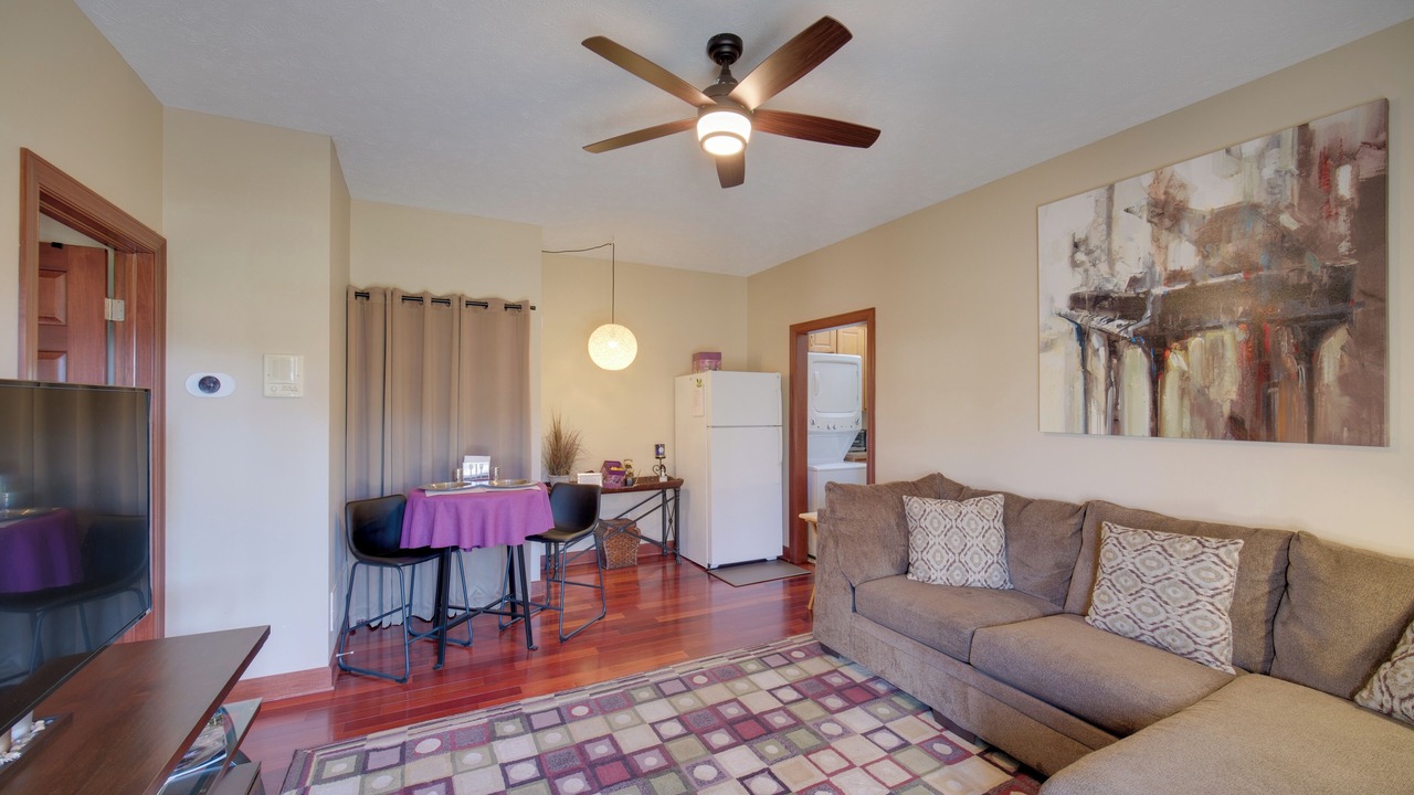 Photo of Livingroom in Highland Heights