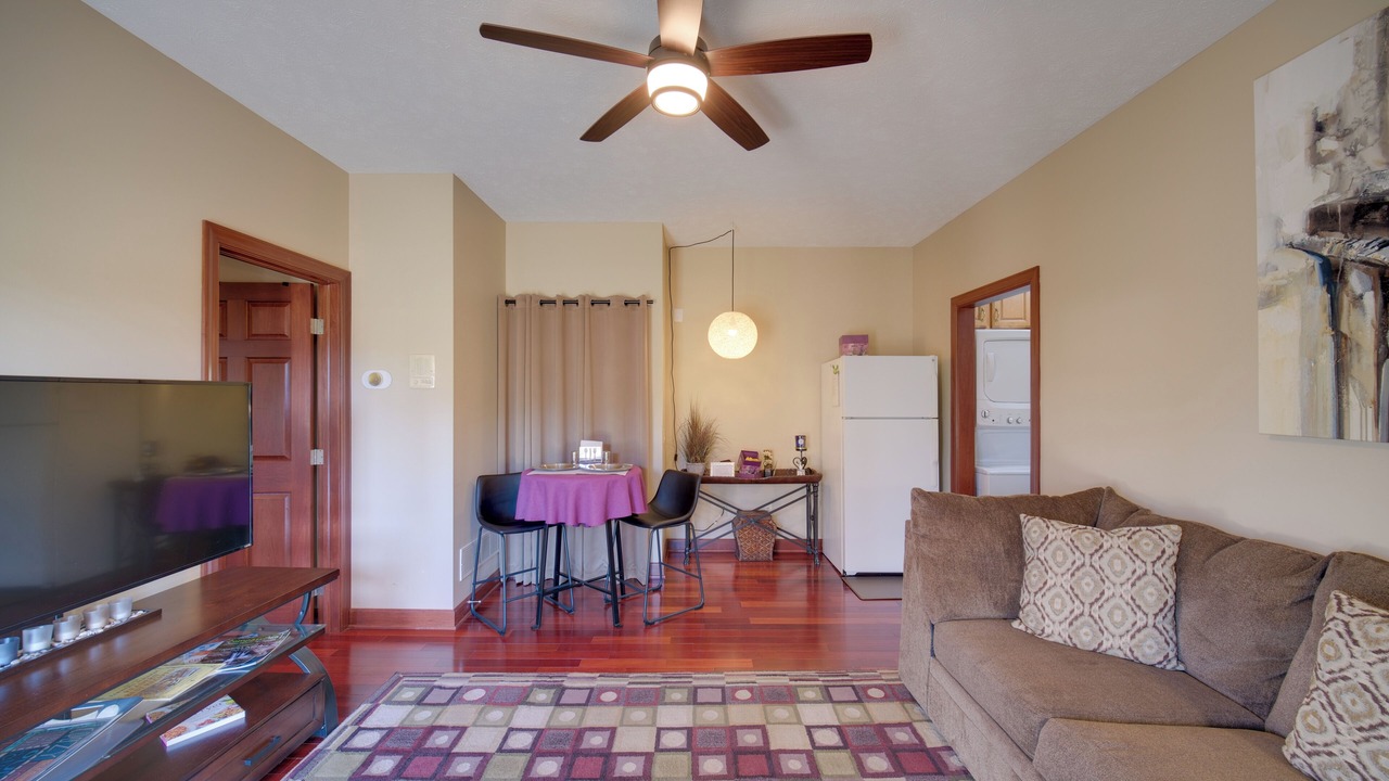 Photo of Livingroom in Highland Heights