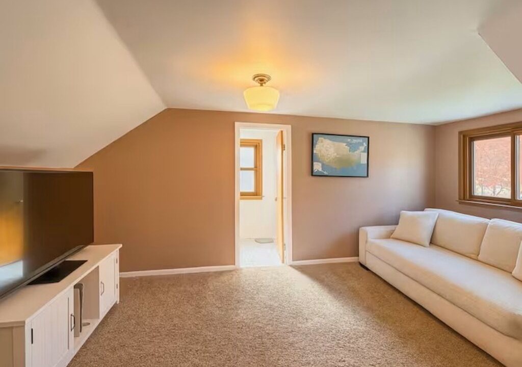 Photo of Livingroom in South Euclid