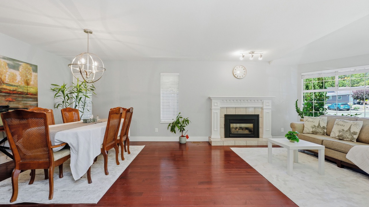 Photo of Livingroom in Crescent Beach