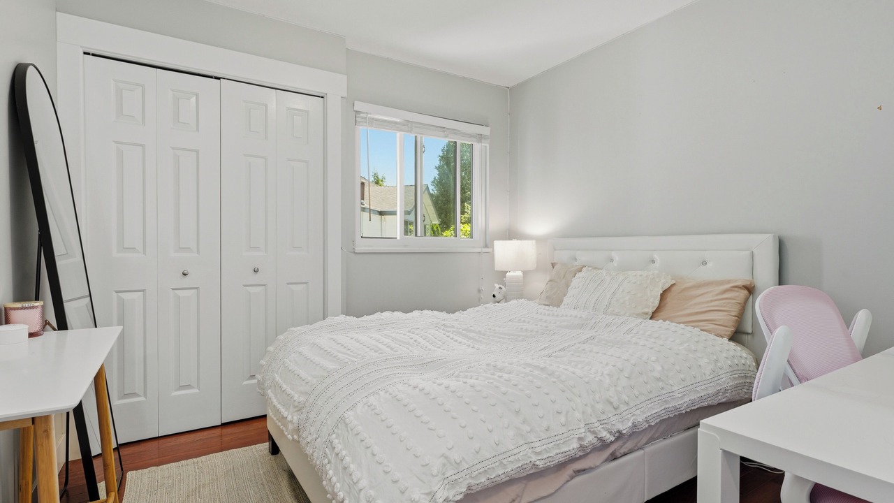 Photo of Bedroom in Crescent Beach