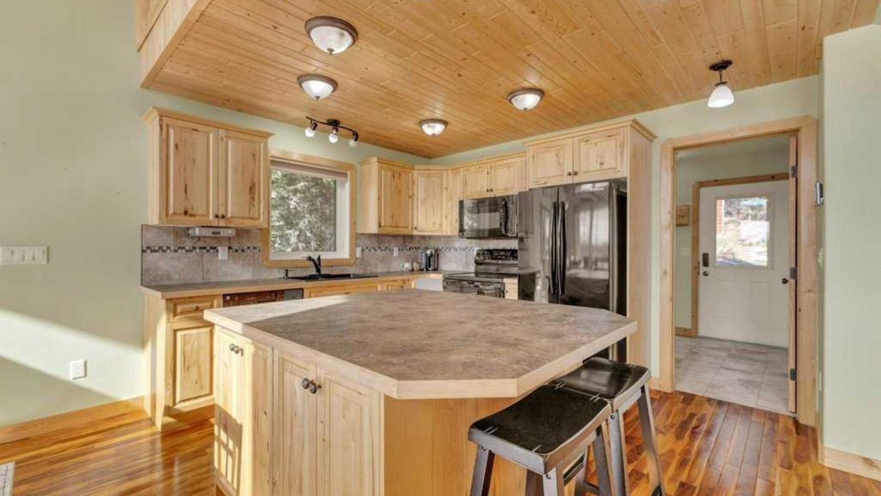 Photo of Kitchen in Nordegg