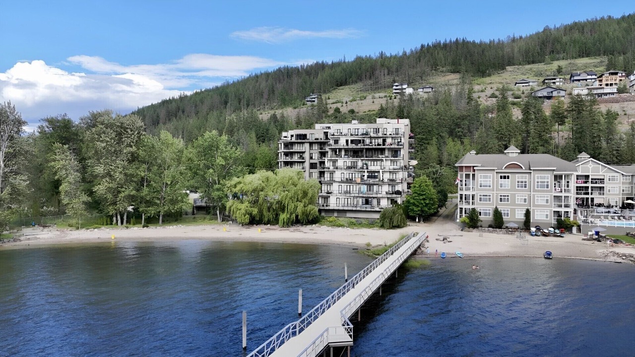 Photo of Others in Sicamous