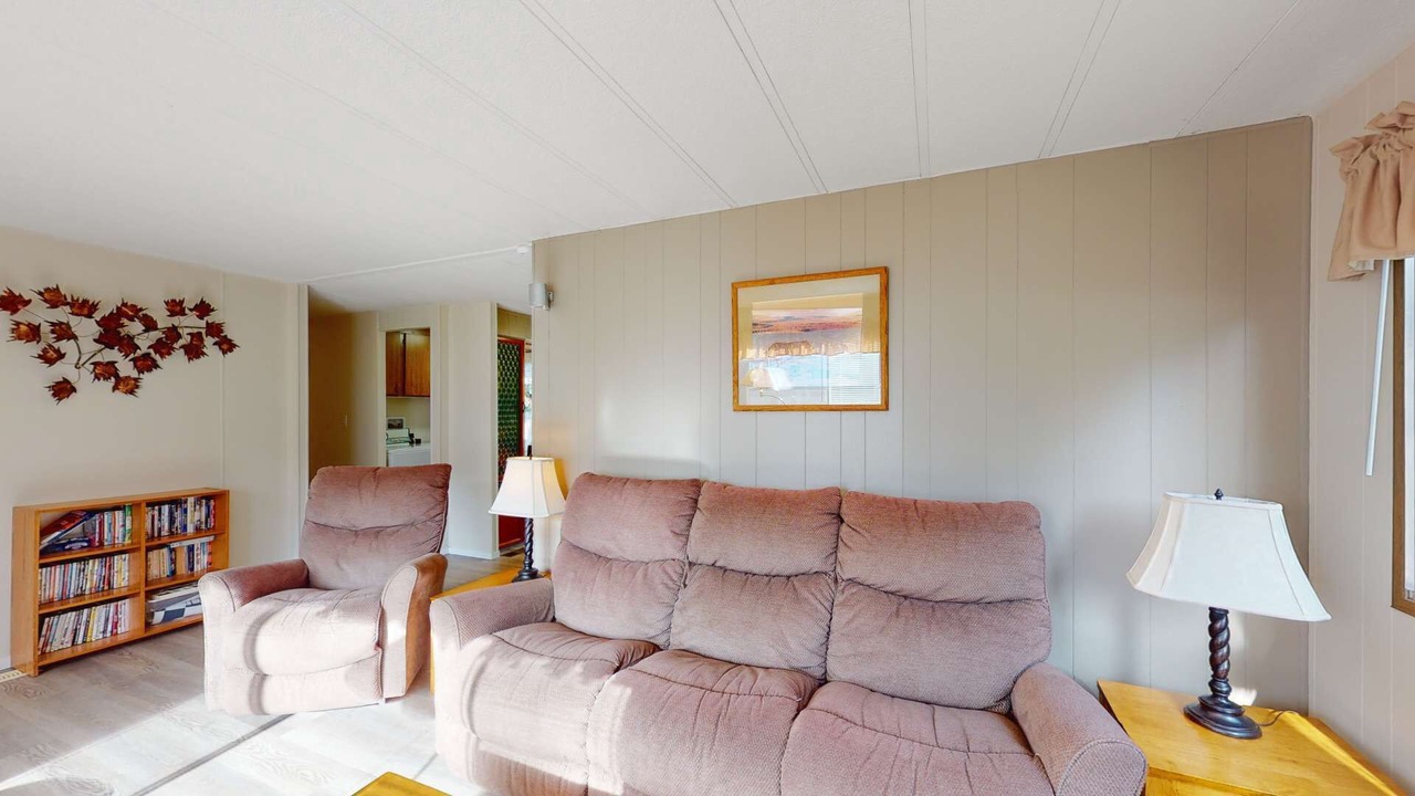 Photo of Livingroom in Christina Lake