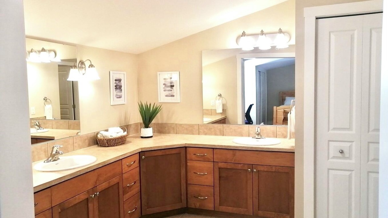Photo of Bathroom in Sicamous