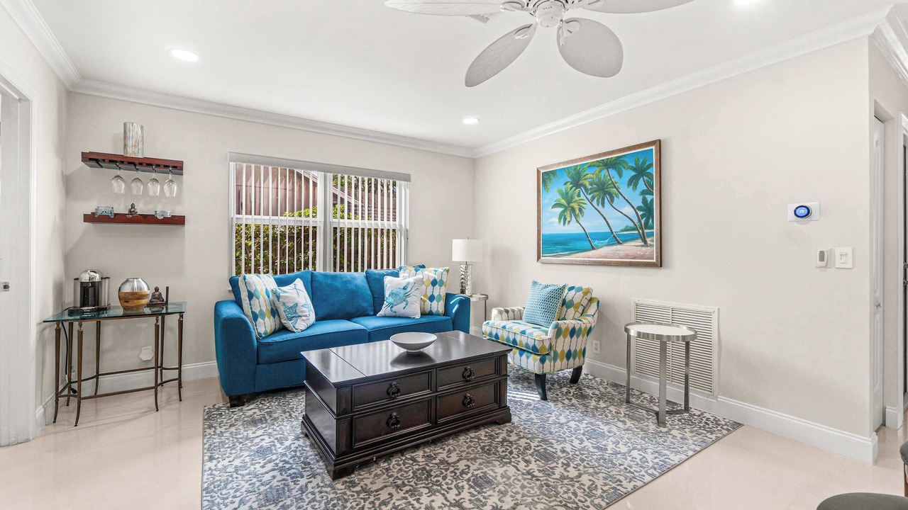 Photo of Livingroom in Tropic Palms