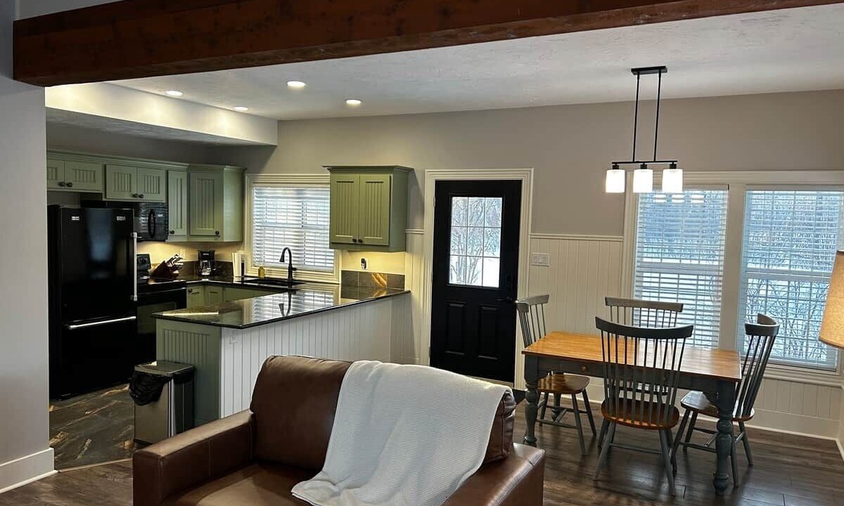 Photo of Livingroom in Fowler Lake