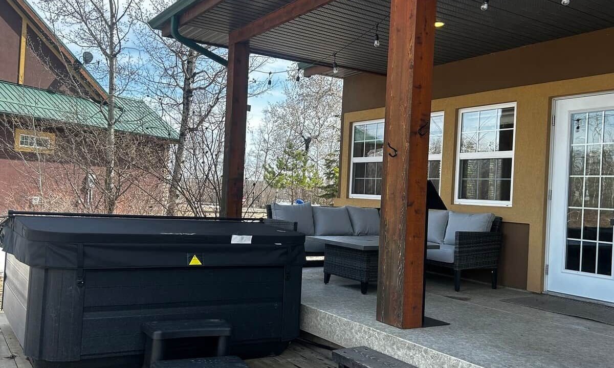 Photo of Patio Balcony in Fowler Lake