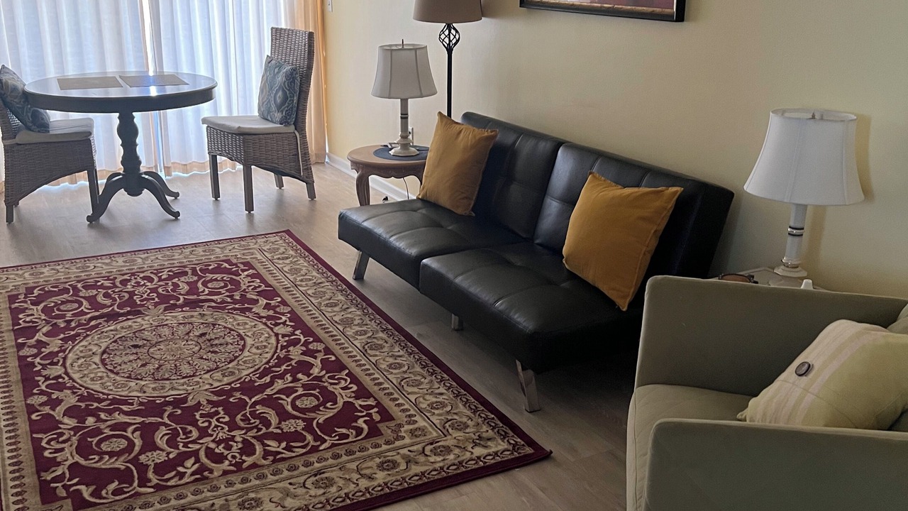Photo of Livingroom in Greenview Shores