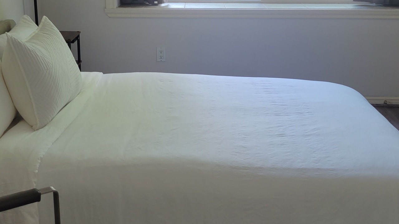 Photo of Bedroom in Renfrew-Collingwood
