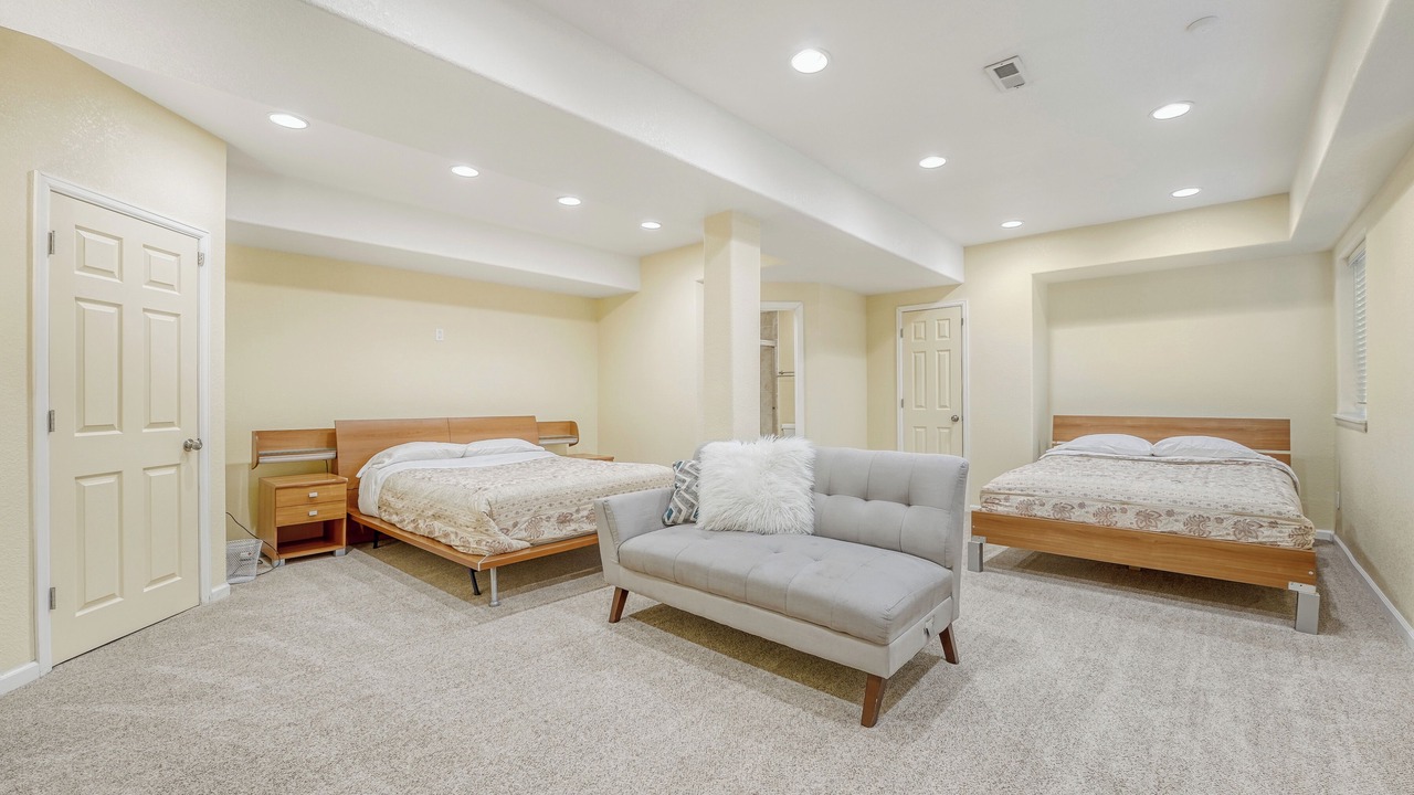 Photo of Bedroom in Aurora
