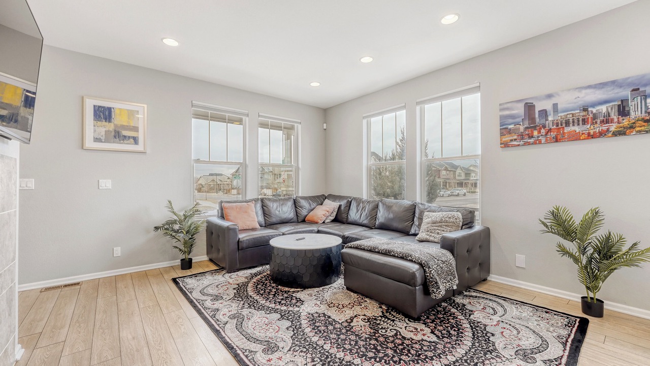 Photo of Livingroom in Aurora