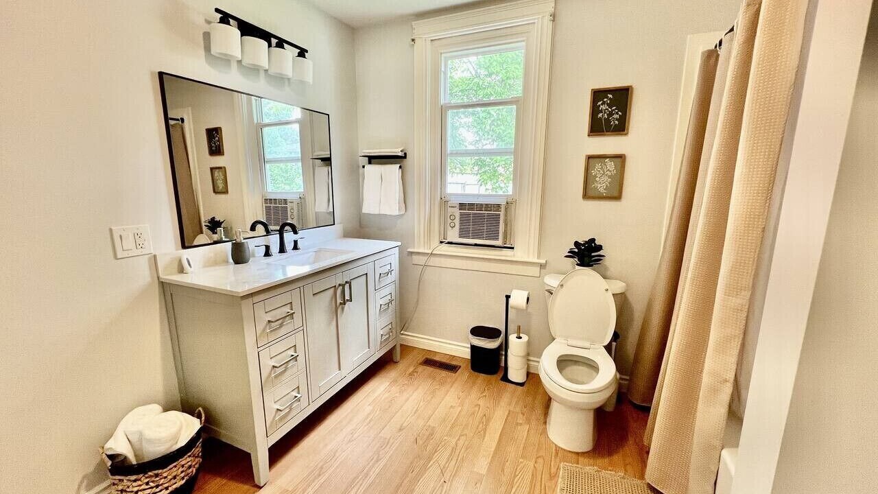 Photo of Bathroom in Drumheller