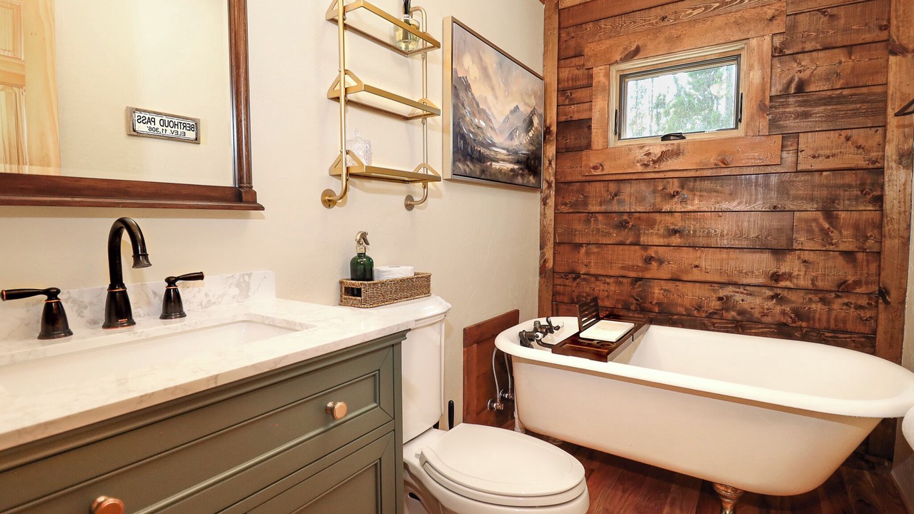 Photo of Bathroom in Grand Lake