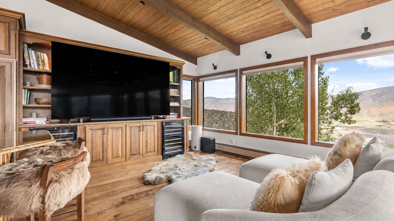 Photo of Livingroom in Brush Creek Village