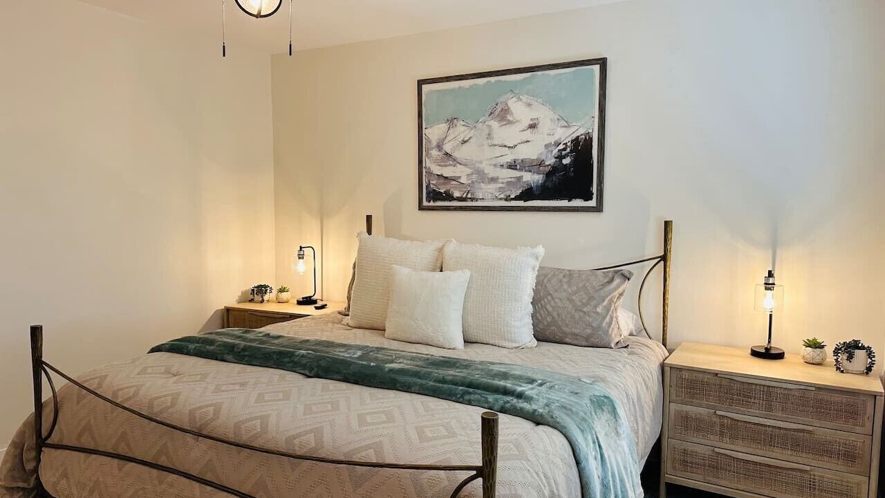 Photo of Bedroom in Basalt