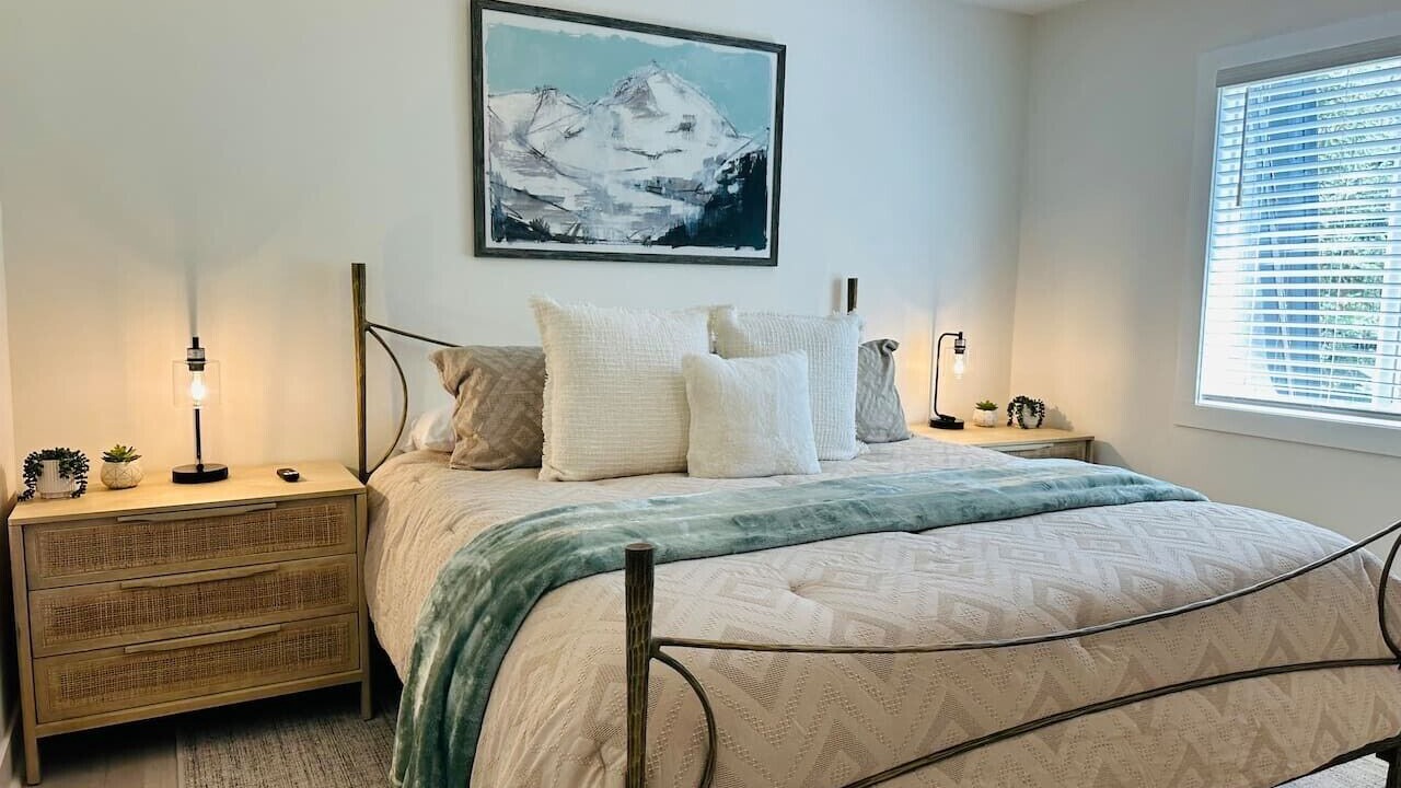 Photo of Bedroom in Basalt
