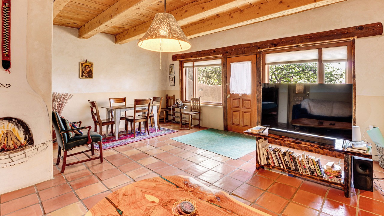 Photo of Livingroom in Taos
