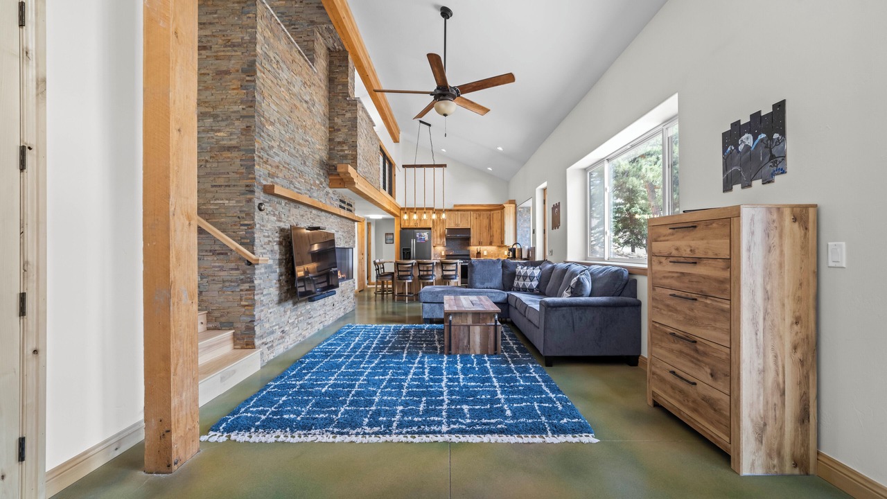 Photo of Livingroom in Twin Lakes