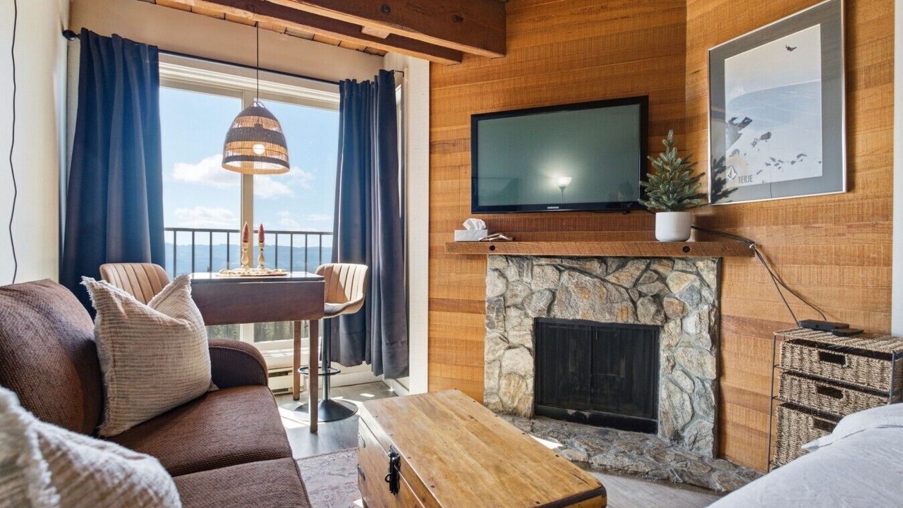 Photo of Livingroom in Big White Ski Resort