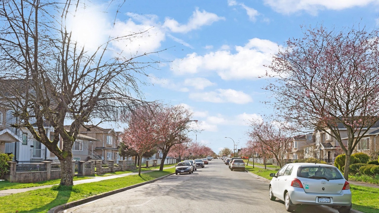 Photo of Others in Renfrew-Collingwood