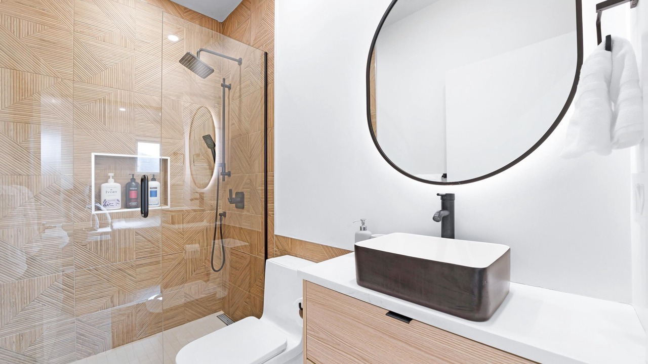 Photo of Bathroom in Renfrew-Collingwood