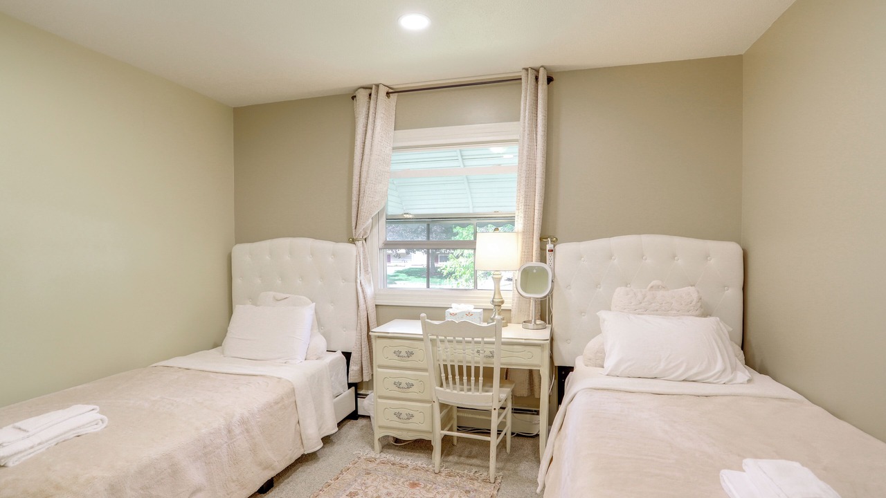 Photo of Bedroom in Oberlin