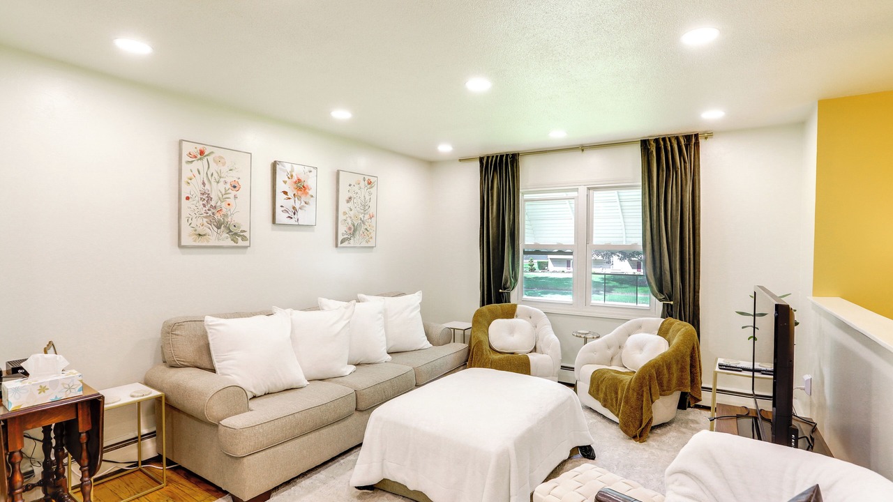 Photo of Livingroom in Oberlin