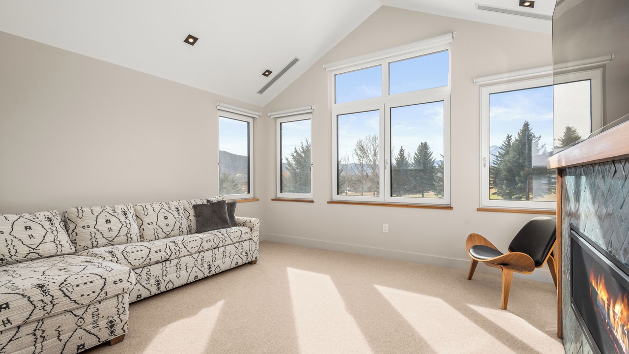 Photo of Livingroom in Aspen Glen