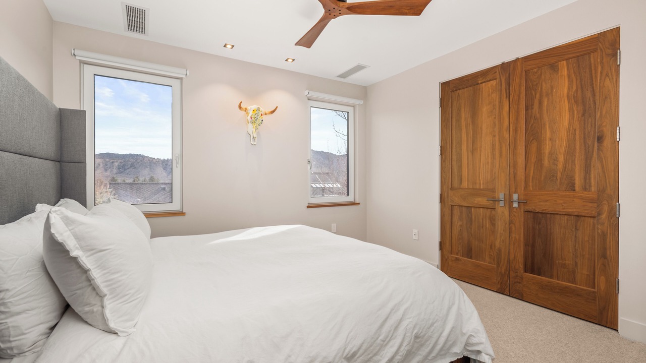 Photo of Bedroom in Aspen Glen