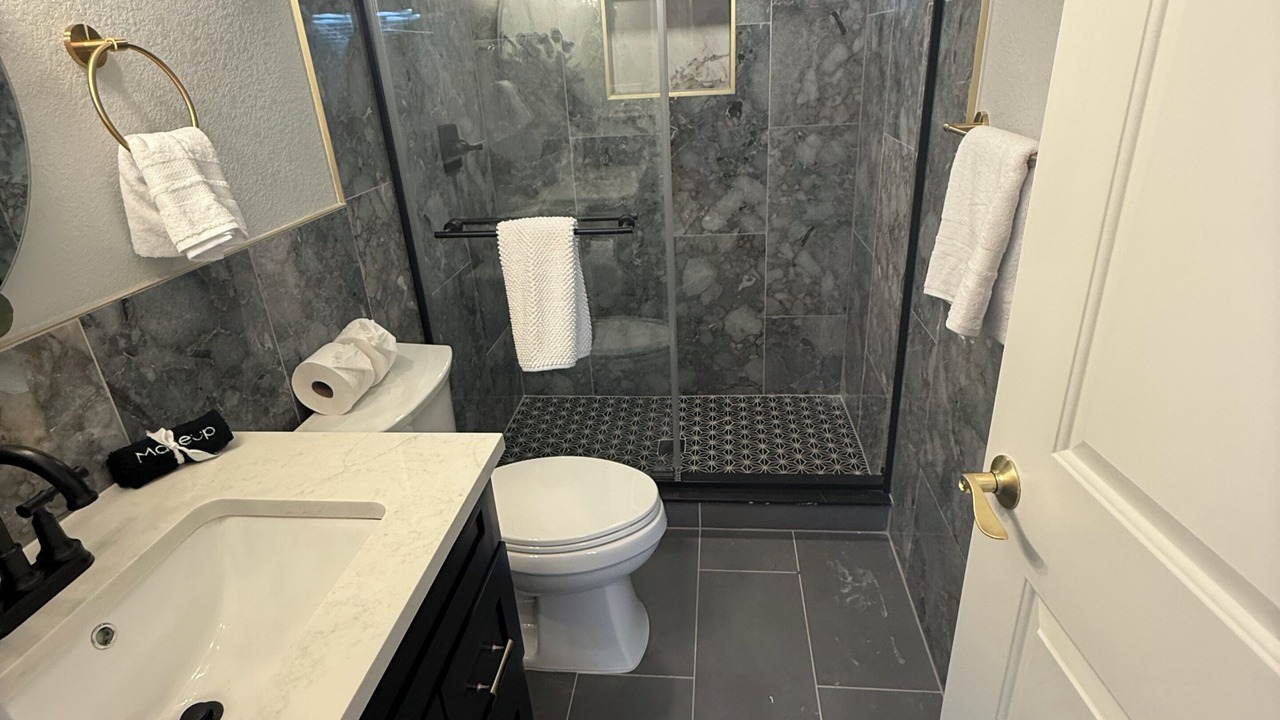 Photo of Bathroom in Hale