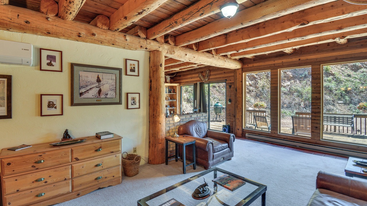 Photo of Livingroom in Gunnison