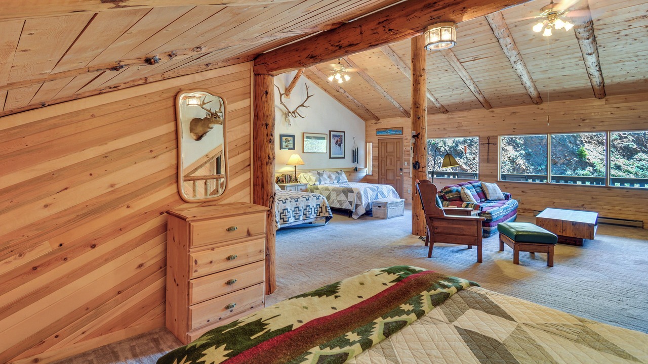 Photo of Bedroom in Gunnison
