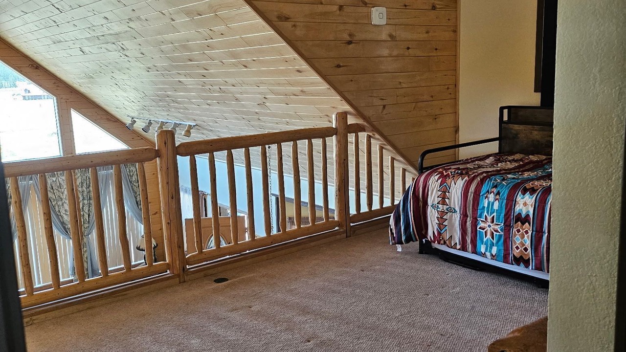 Photo of Bedroom in South Fork