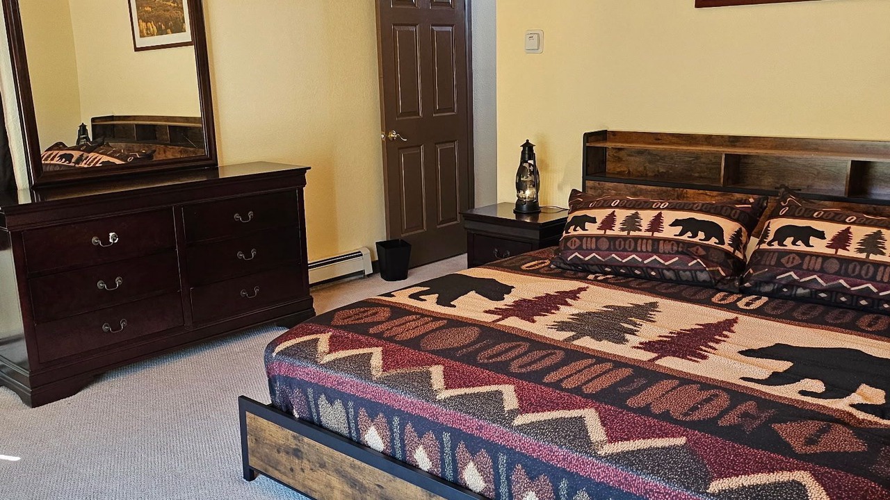 Photo of Bedroom in South Fork