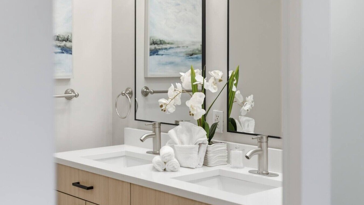 Photo of Bathroom in Garden Isles