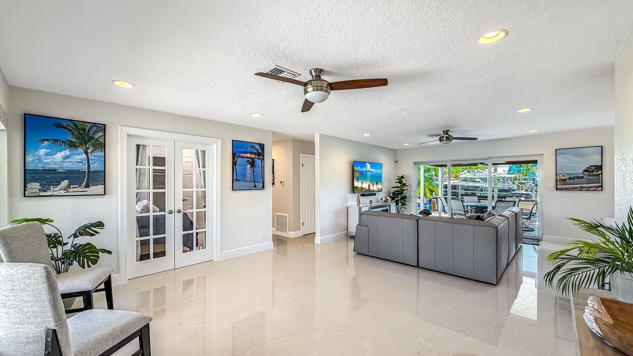 Photo of Livingroom in Garden Isles