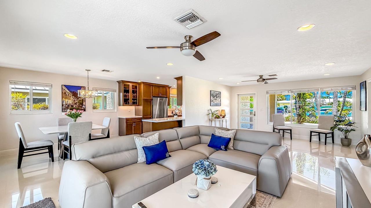 Photo of Livingroom in Garden Isles