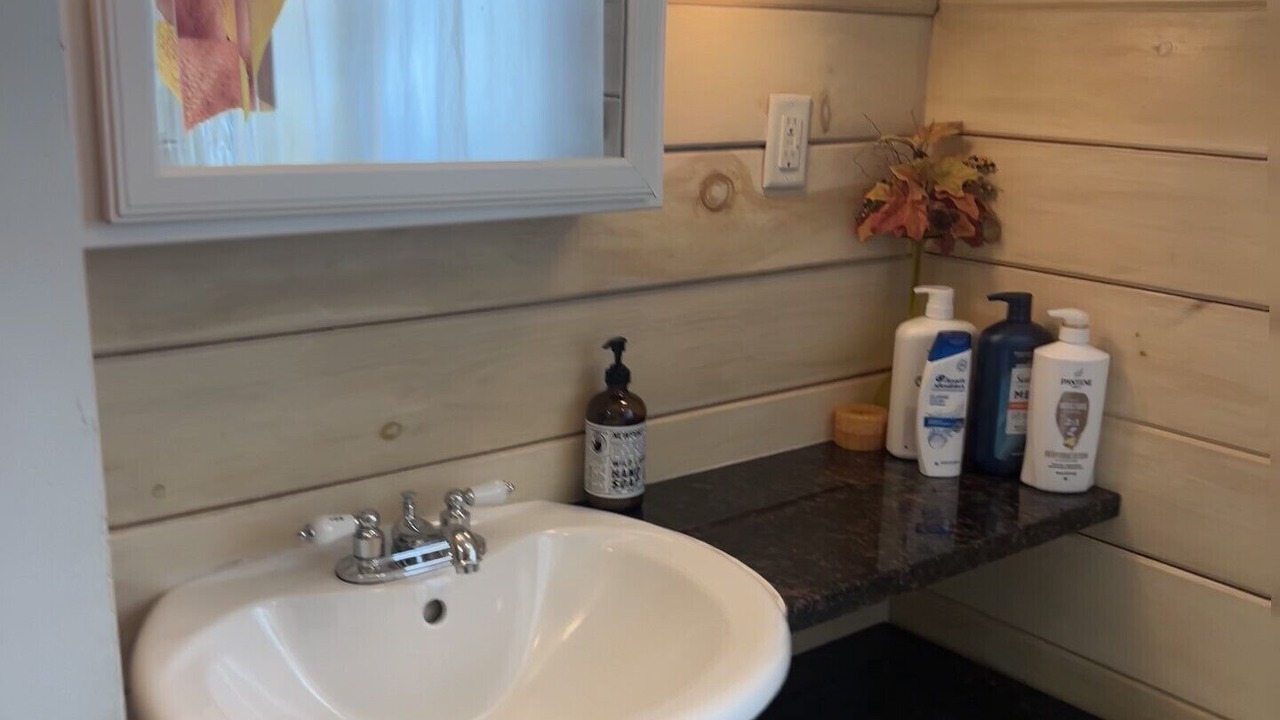 Photo of Bathroom in Proctor