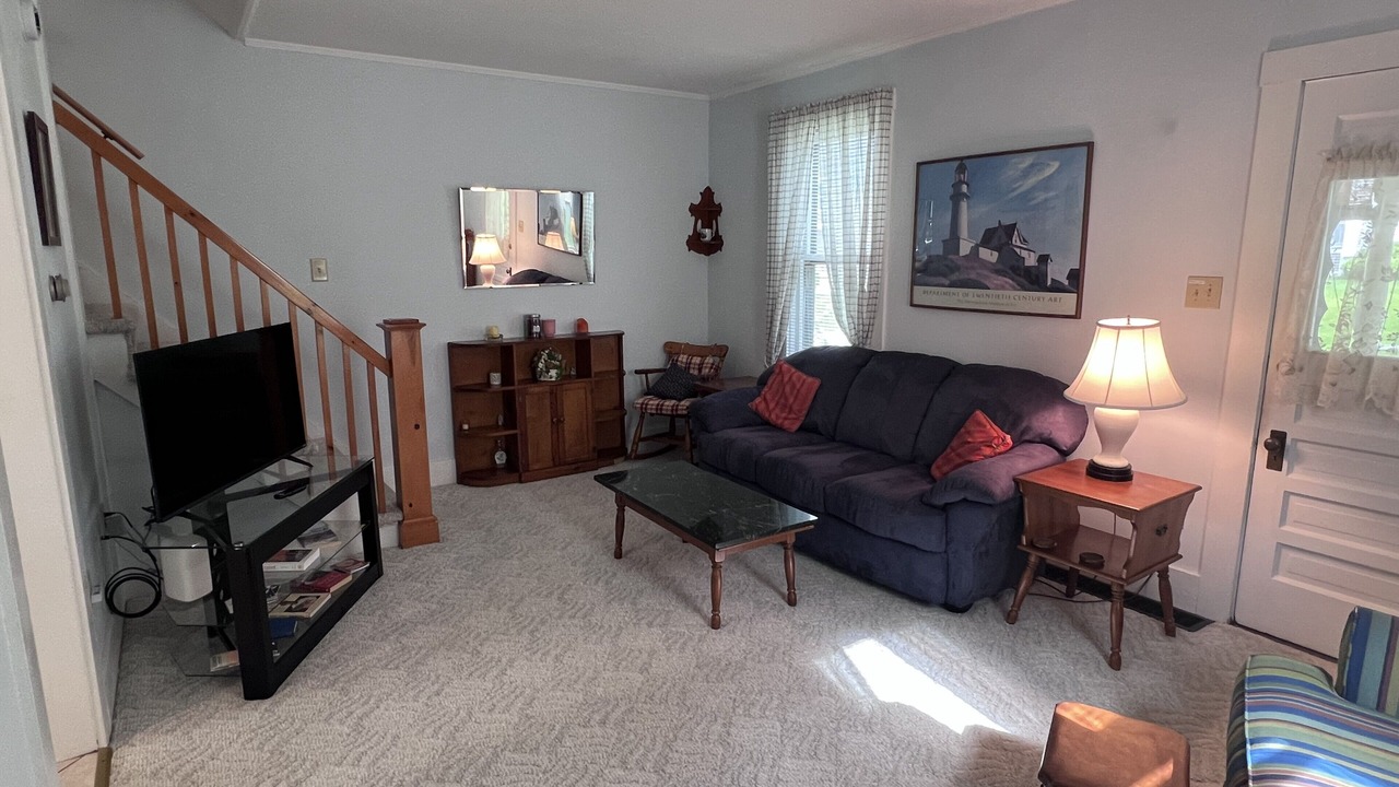 Photo of Livingroom in Proctor