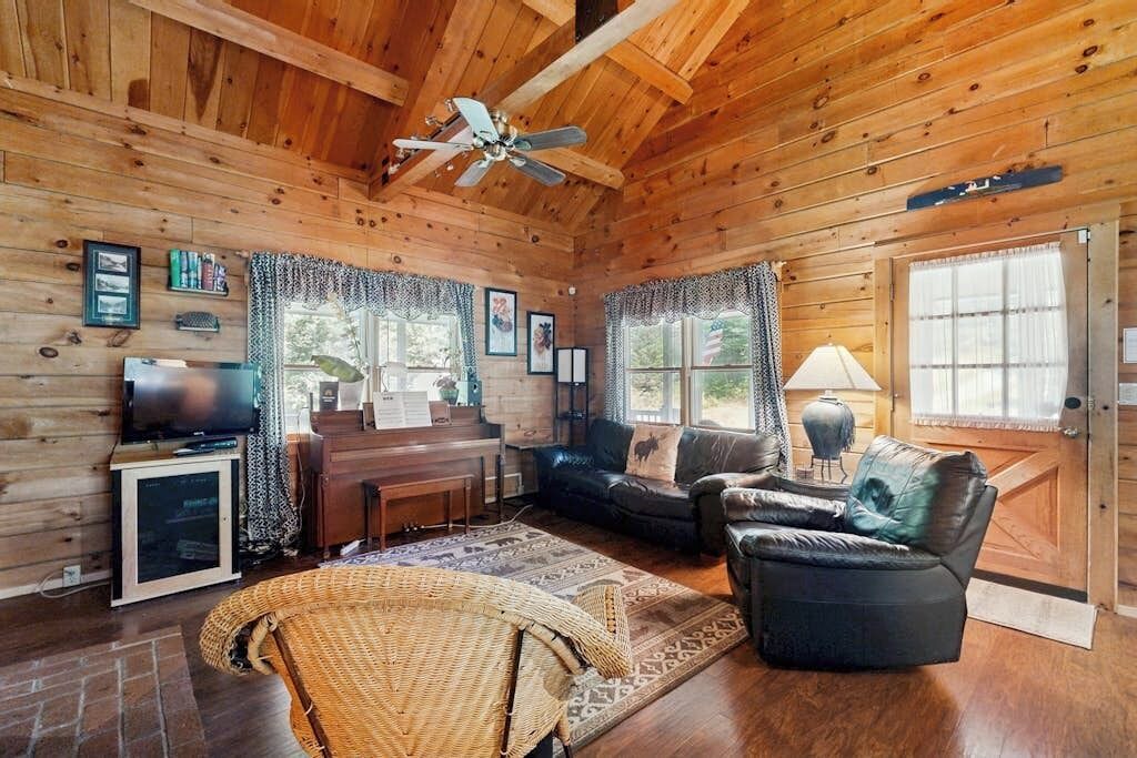 Photo of Livingroom in Easton