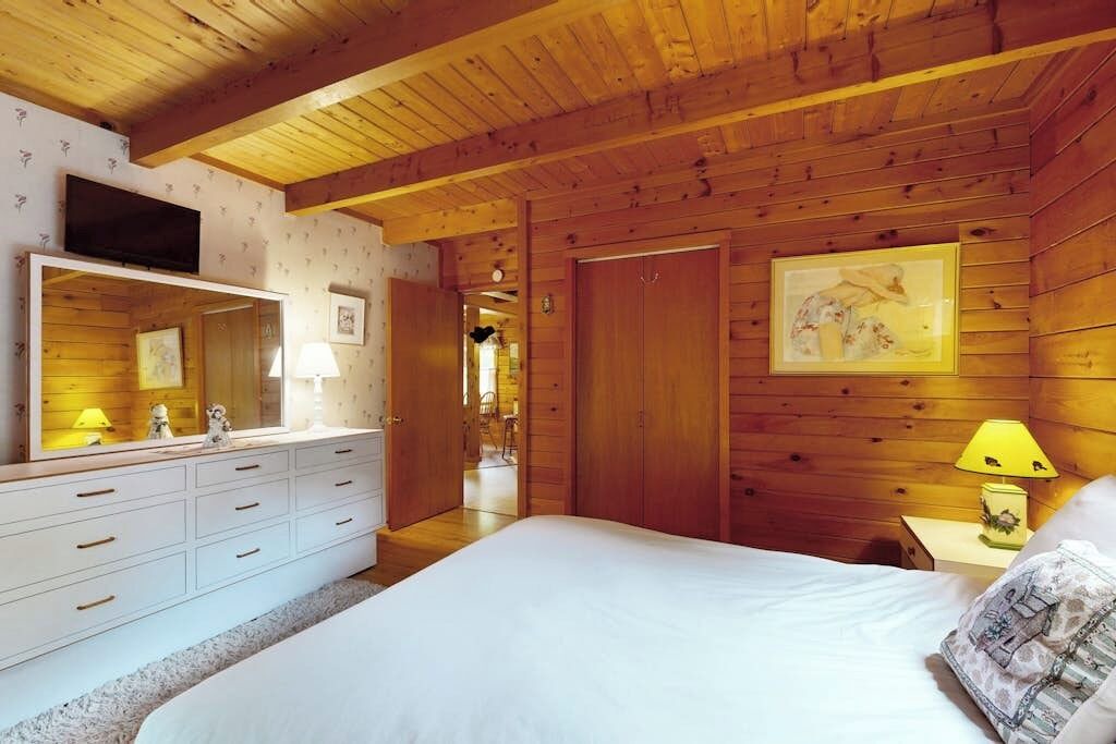 Photo of Bedroom in Bartlett