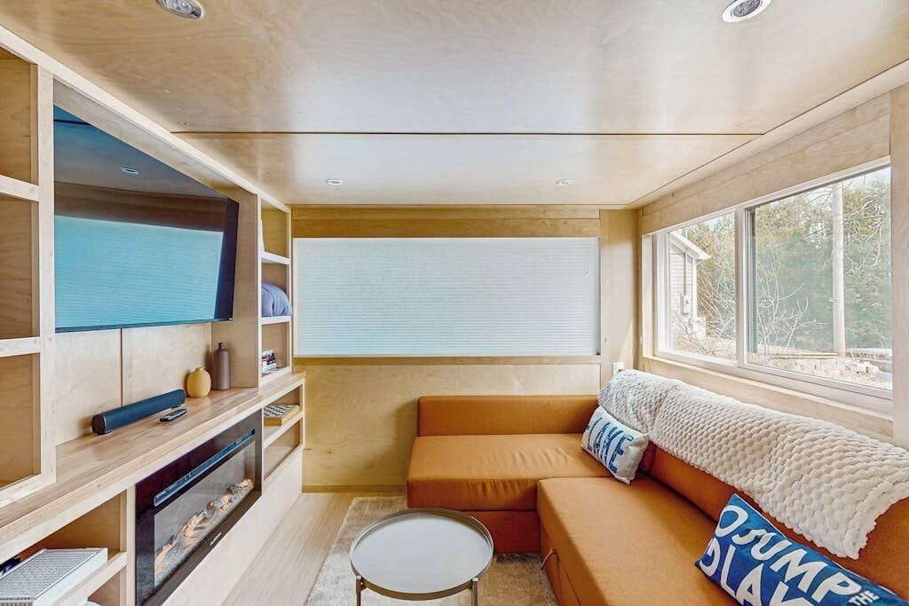 Photo of Livingroom in Malletts Bay