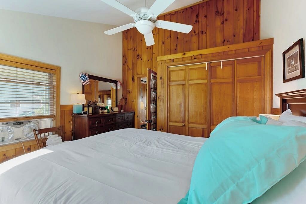 Photo of Bedroom in Malletts Bay