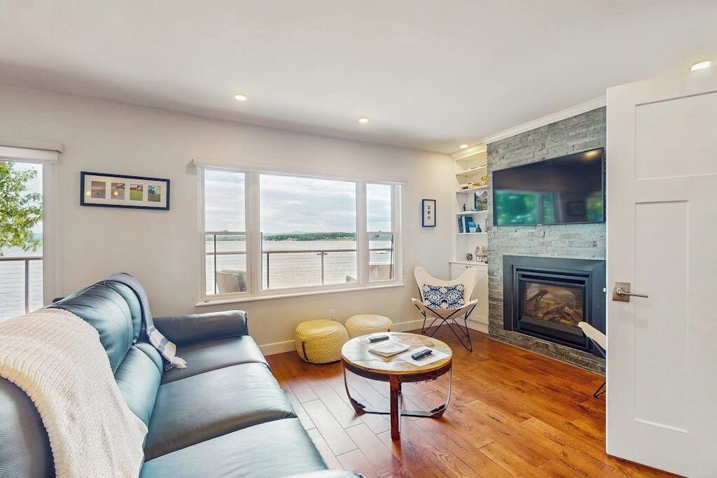 Photo of Livingroom in Malletts Bay