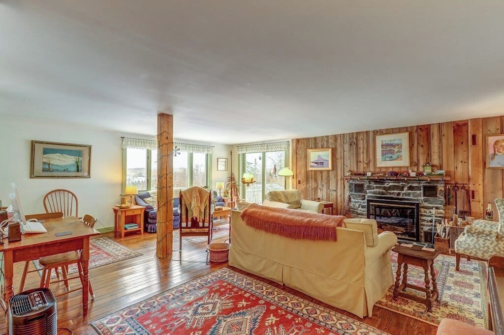 Photo of Livingroom in Belmont