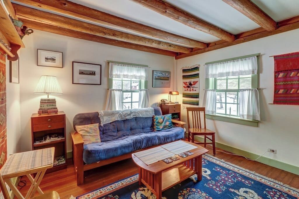 Photo of Livingroom in Belmont