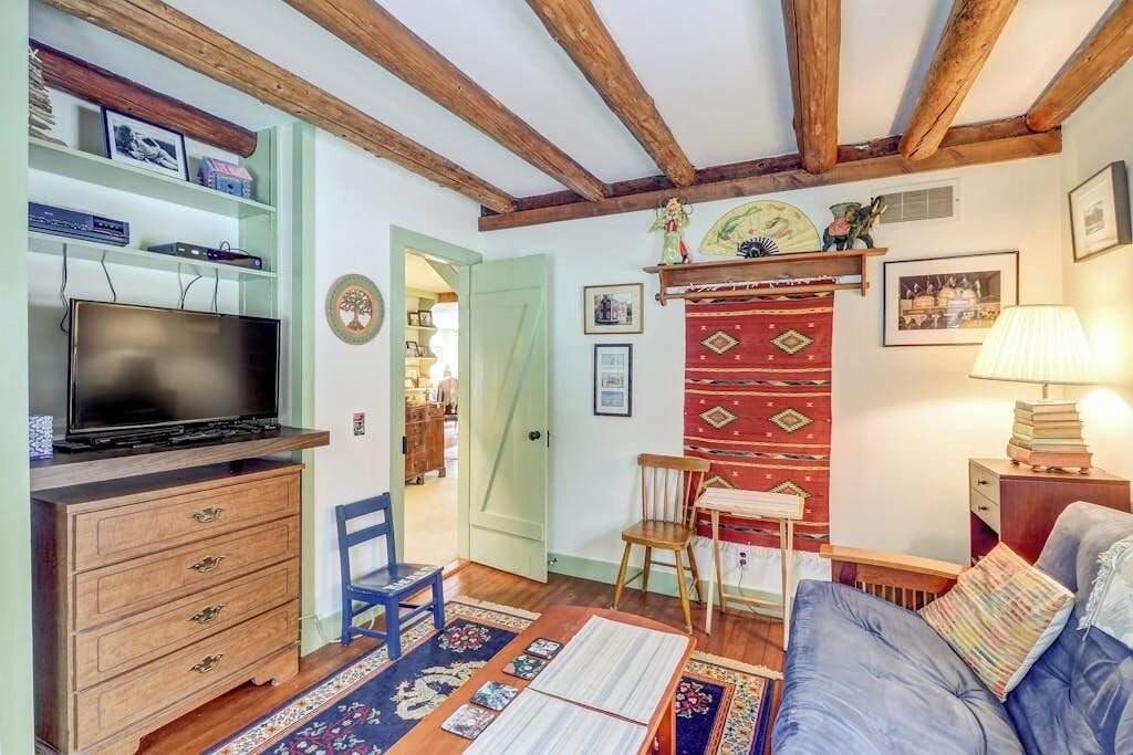 Photo of Livingroom in Belmont